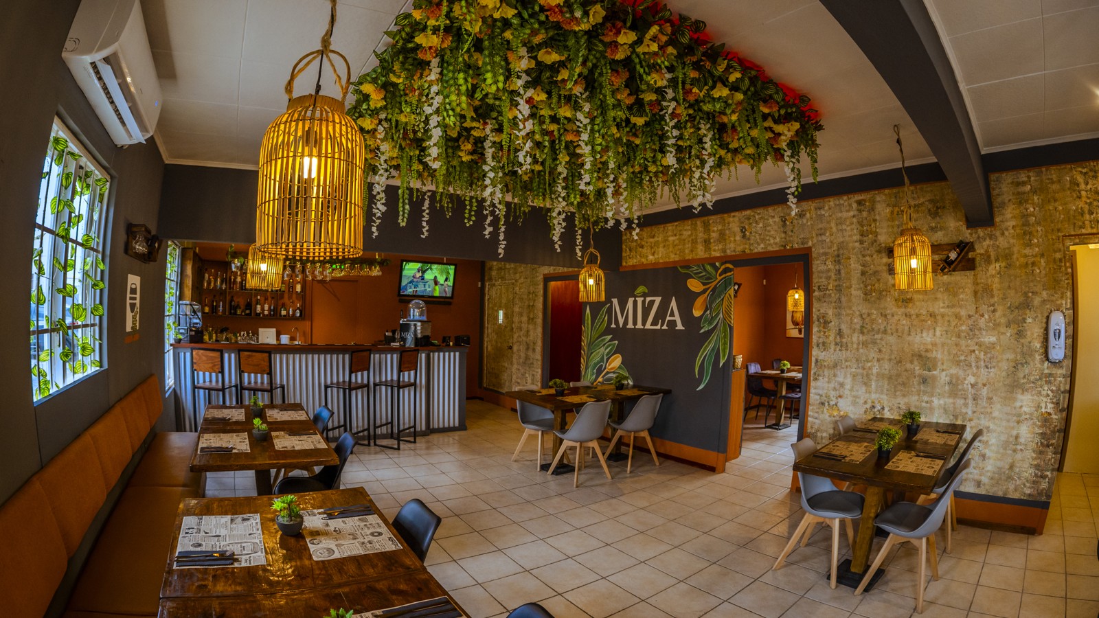 MIZA Restaurant - Image 5