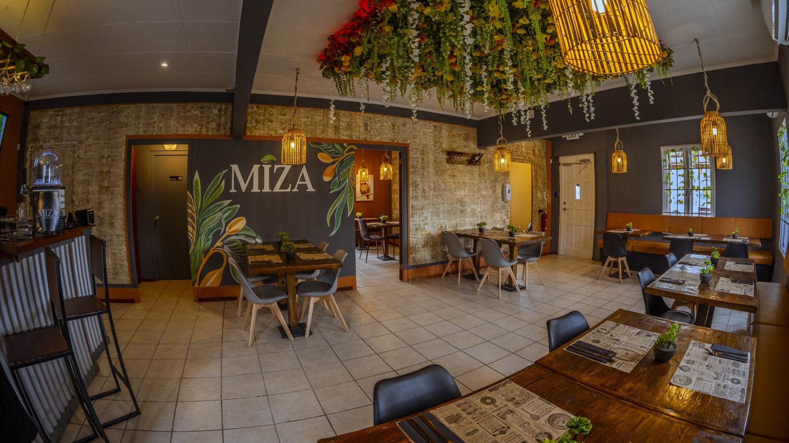MIZA Restaurant - Image 4