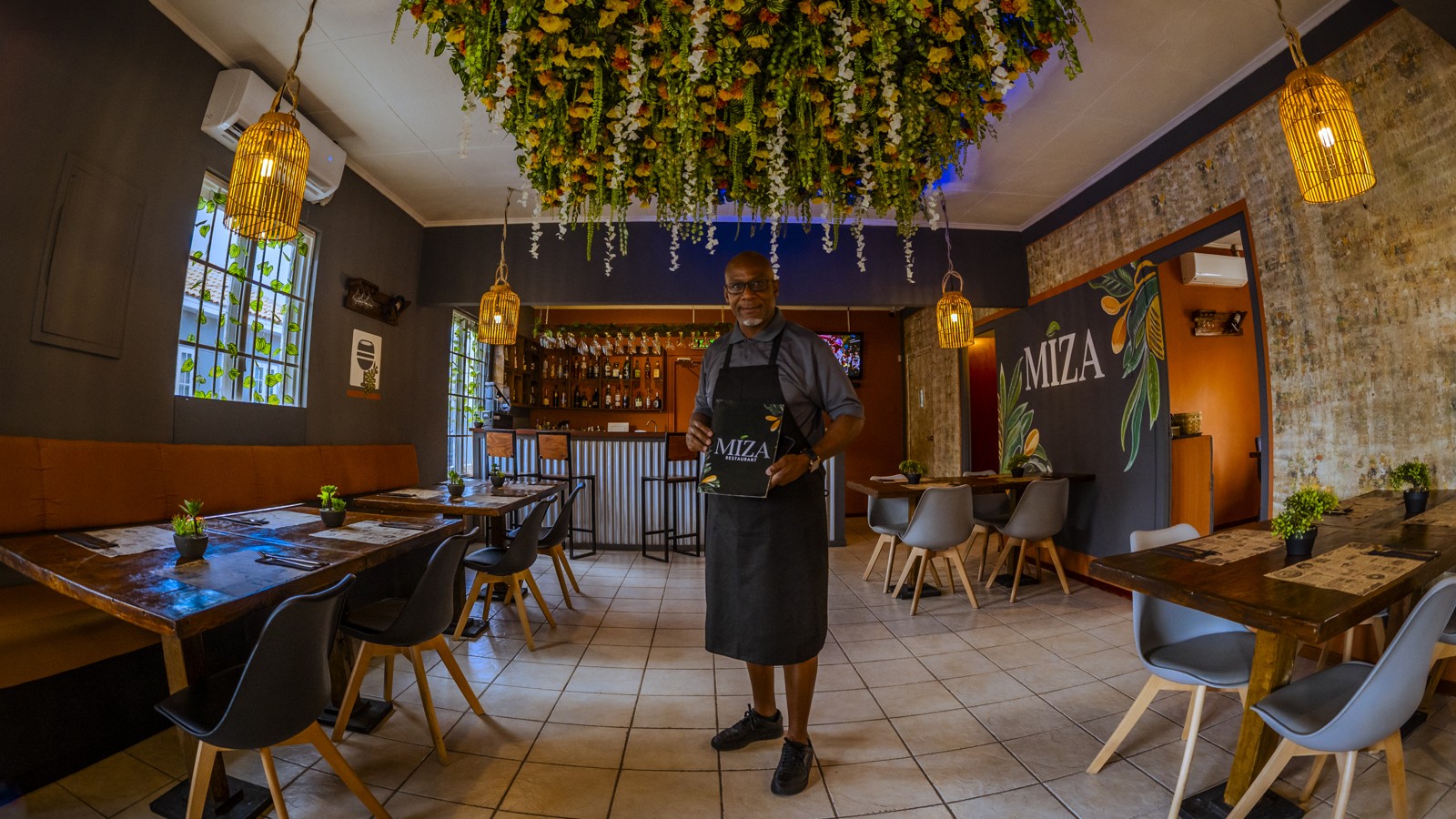 MIZA Restaurant - Image 3