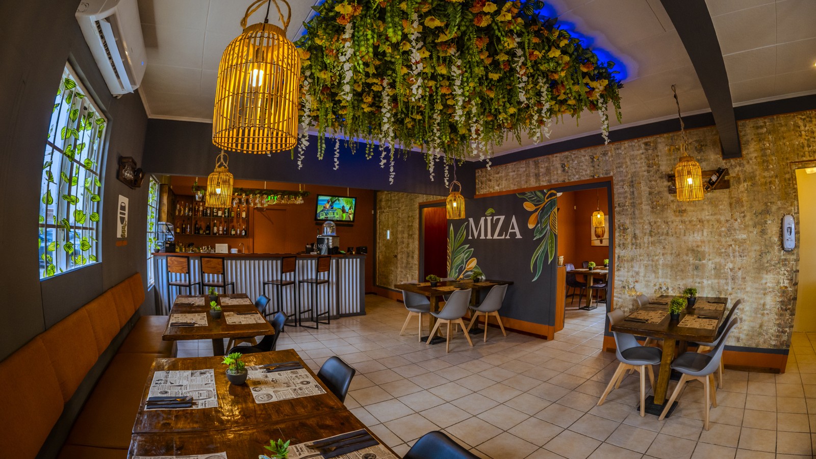 MIZA Restaurant - Image 6