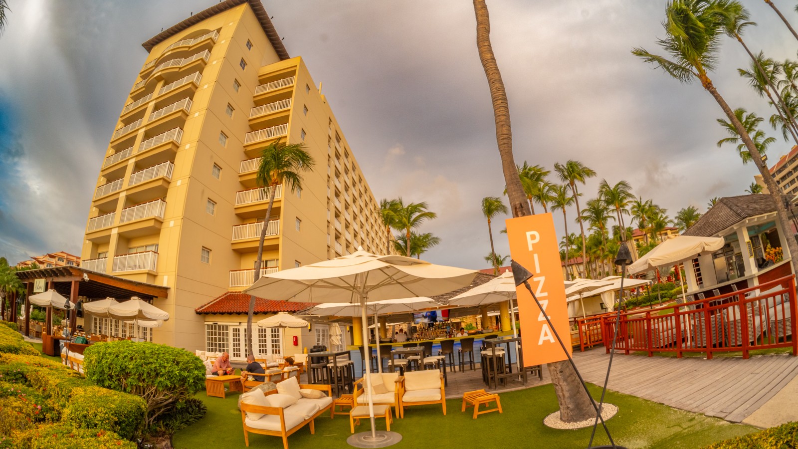 Pizza – Hyatt Regency Aruba - Image 1