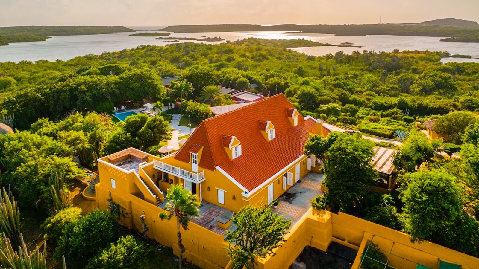 Plantation Jan Thiel Lodge - Image 1