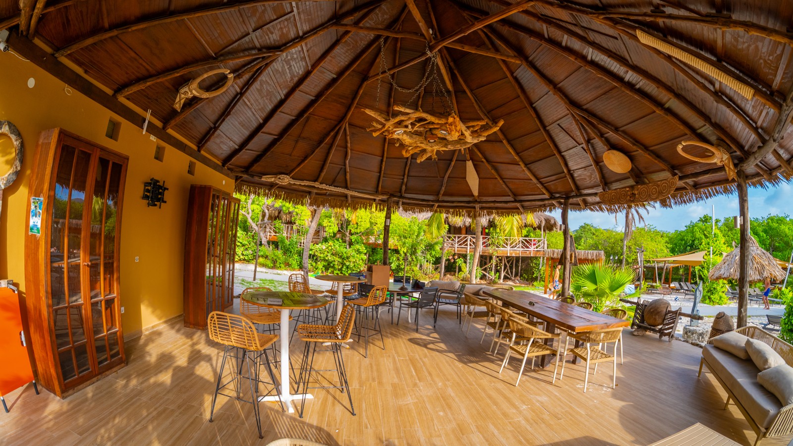 Playa Beach Club Curacao - Image 5