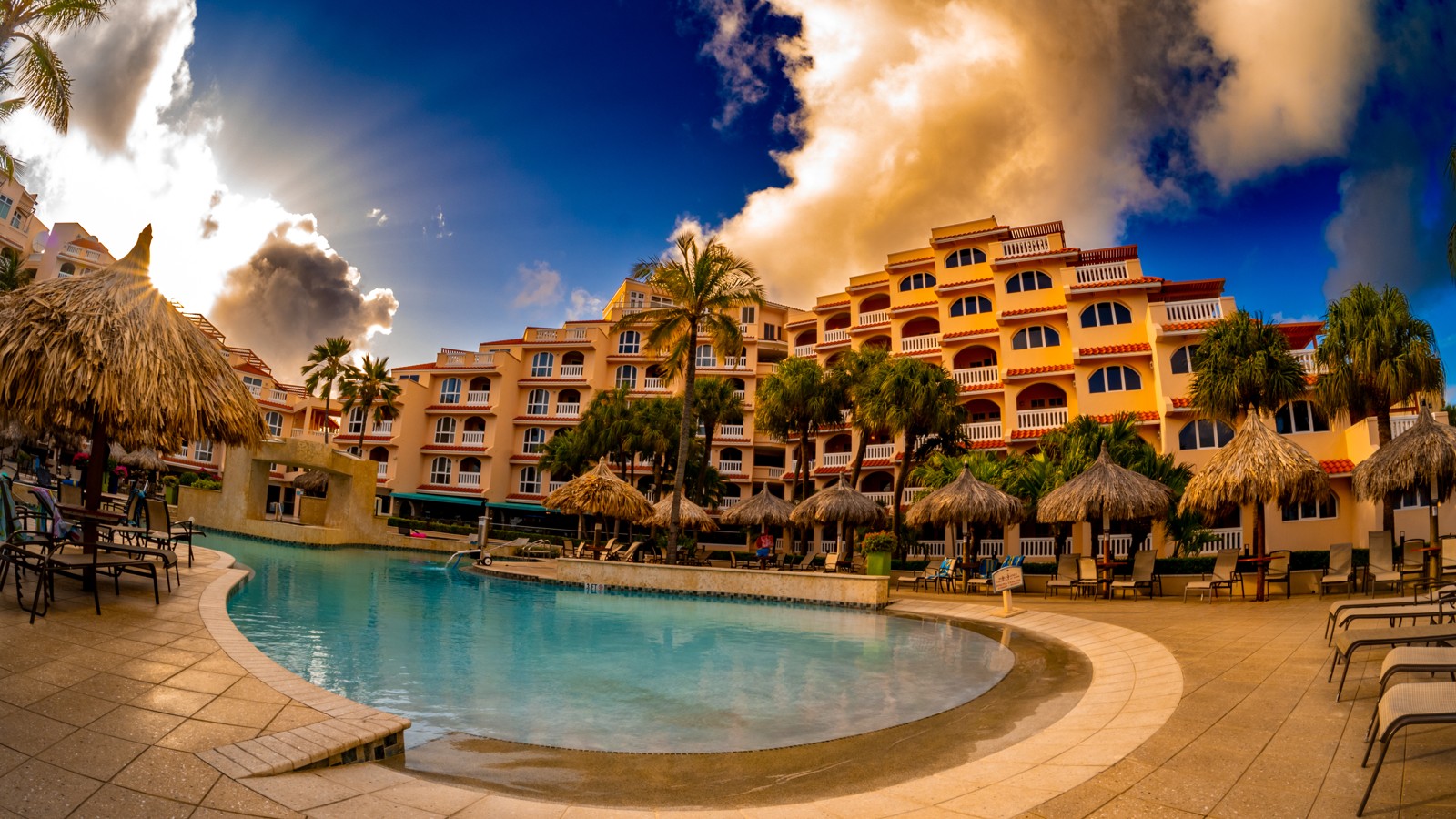 Playa Linda Beach Resort - Image 4