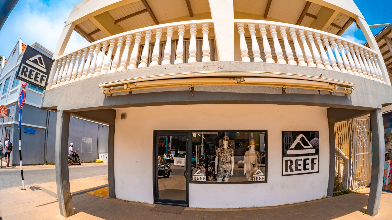 Reef Store Bonaire - Image 1