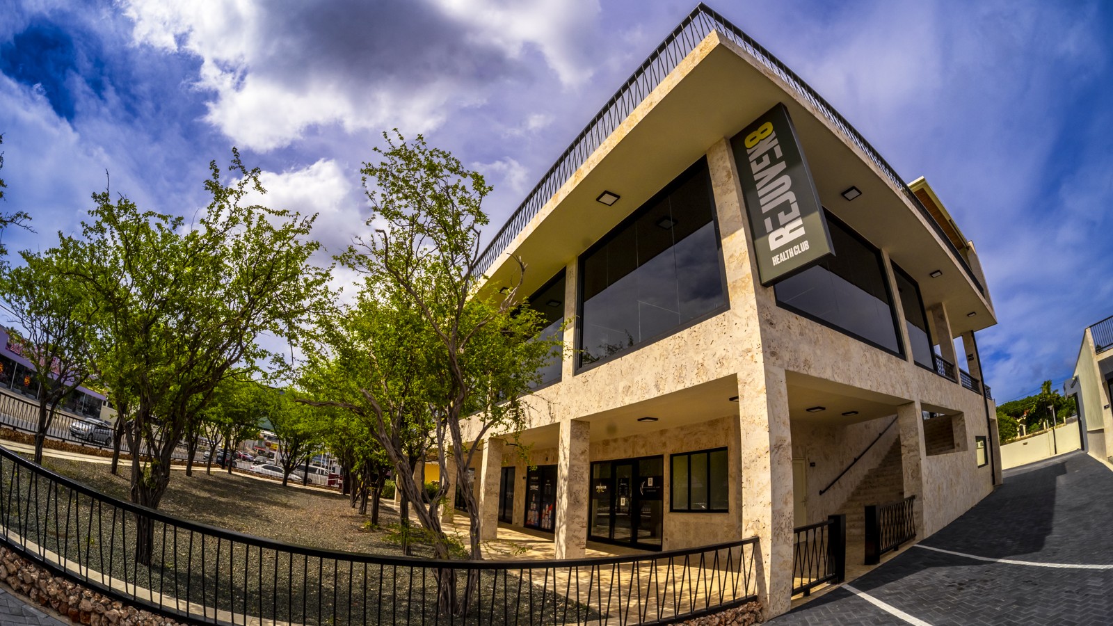 Rejuven8 Health Club - Image 15