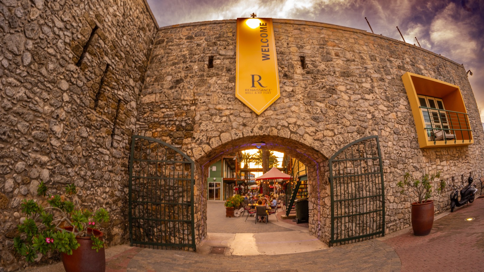 NOW at Renaissance Mall & Rif Fort! 🧔🏽🔥 - Image 1