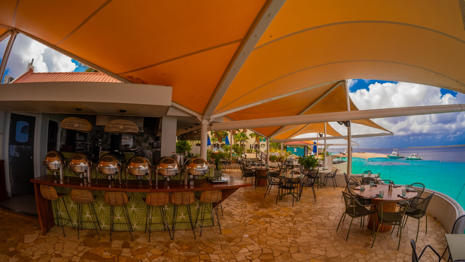 Rum Runners Restaurant & Cocktailbar - Image 2