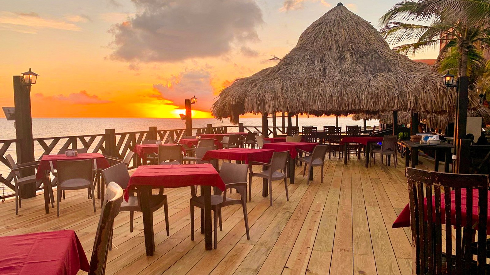 Scampi's Restaurant - Image 1