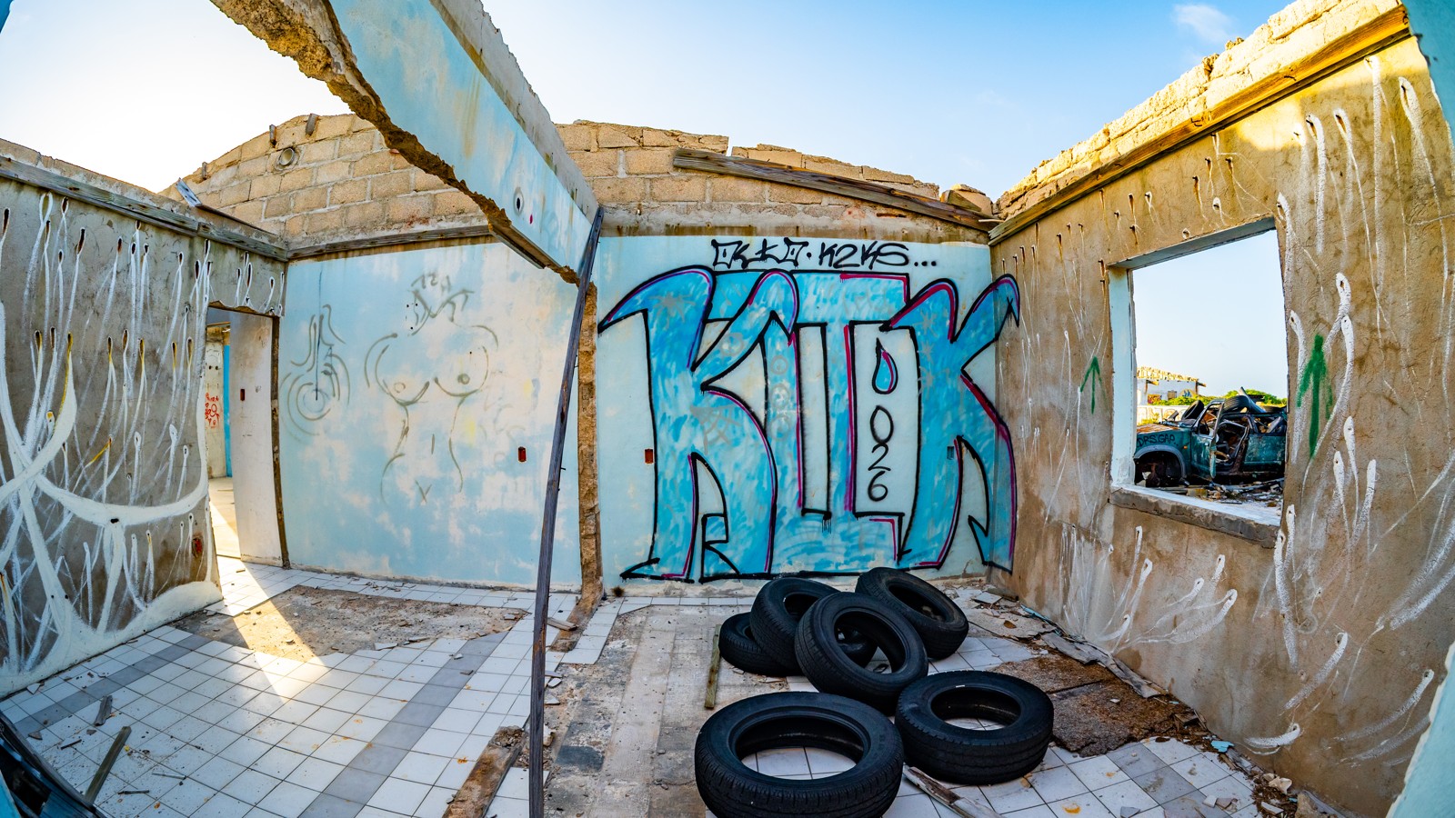 Street Art 28 - Image 1