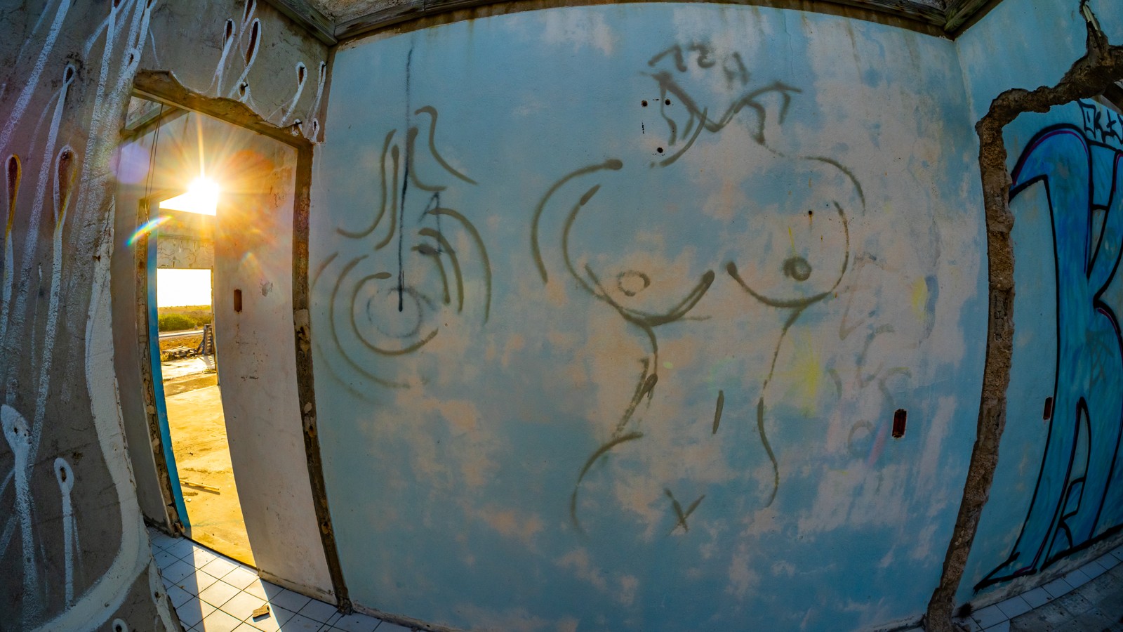 Street Art 29 - Image 1