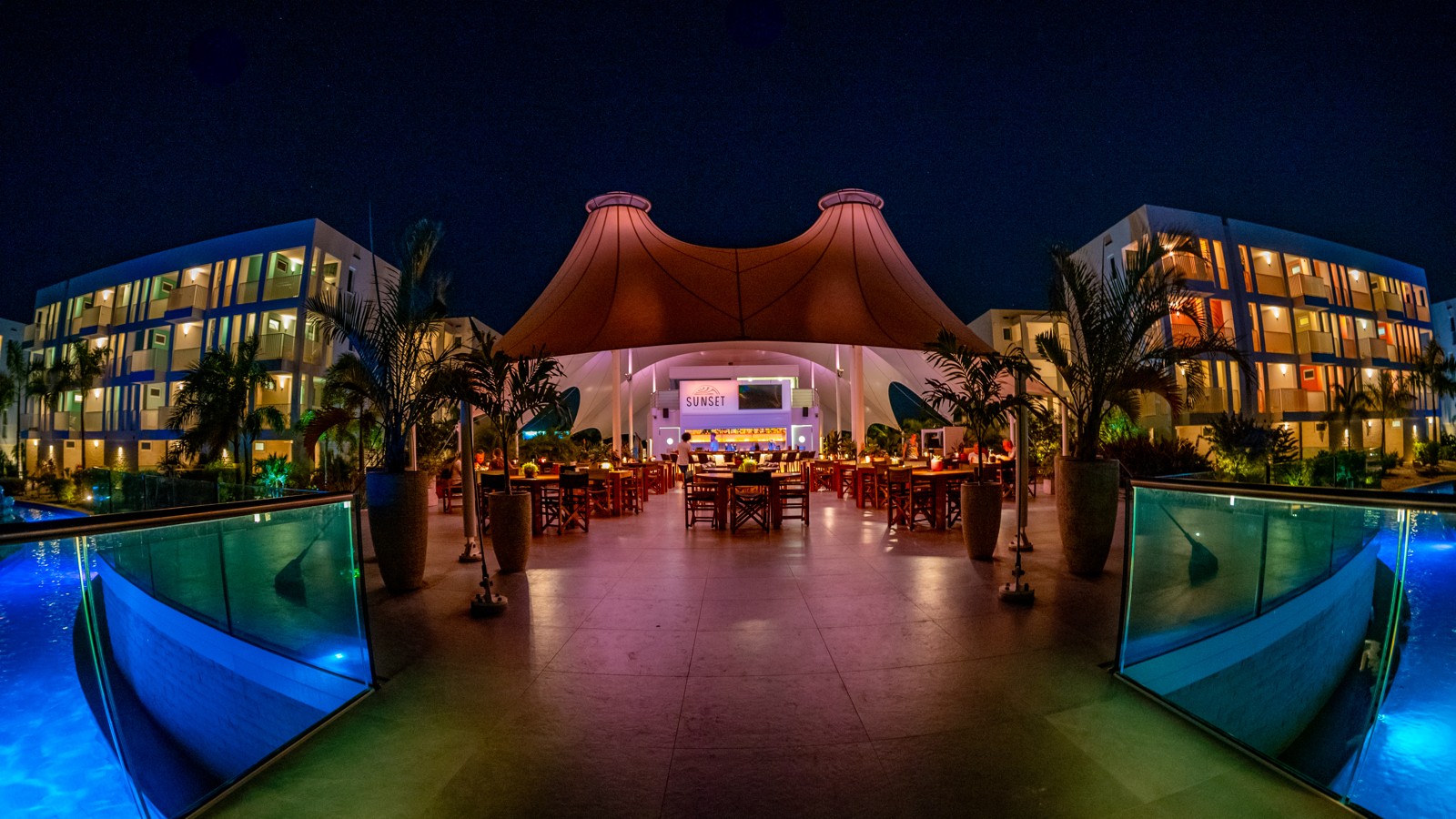 Sunset Restaurant & Bar - Image 1