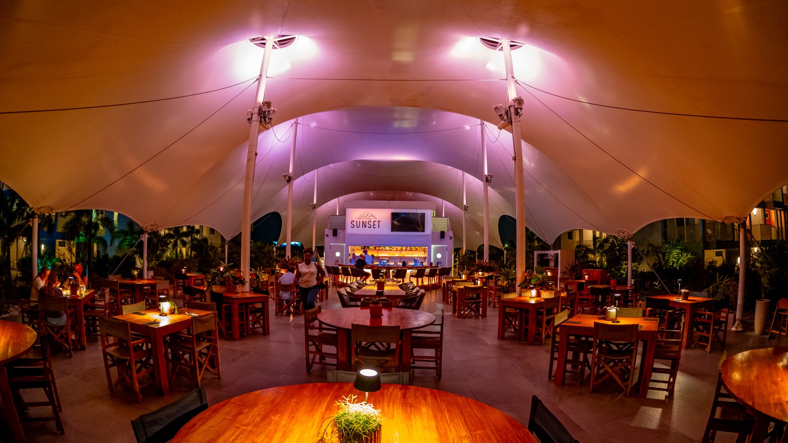 Sunset Restaurant & Bar - Image 2