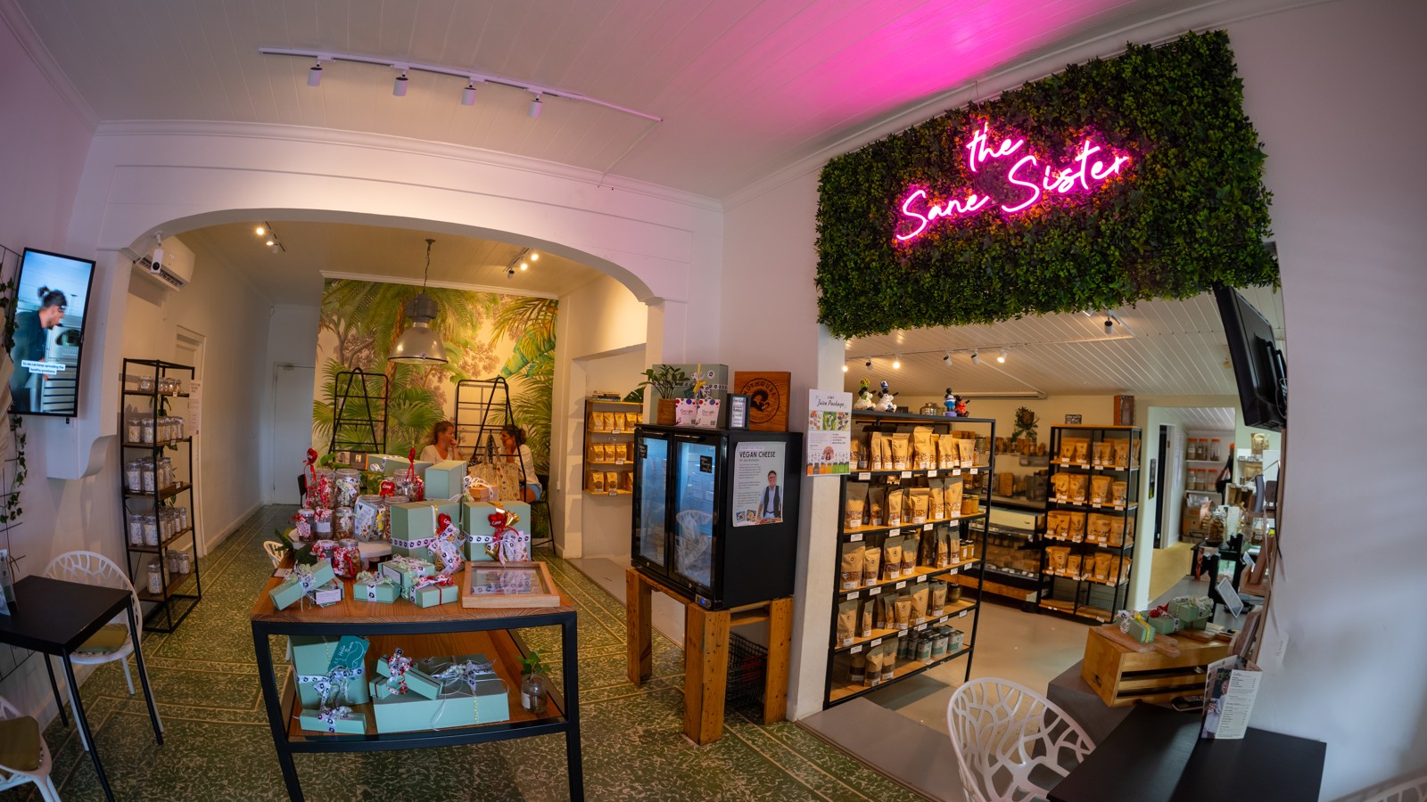 The Sane Sister - Image 2