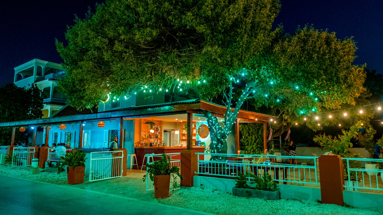 The View Bar & Restaurant - Image 3