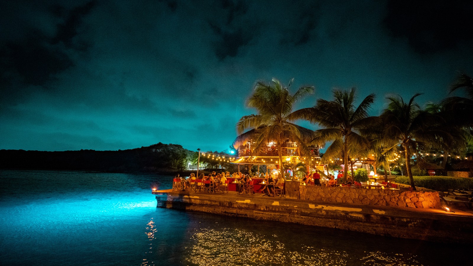 Tinto Beach Bar - Image 1