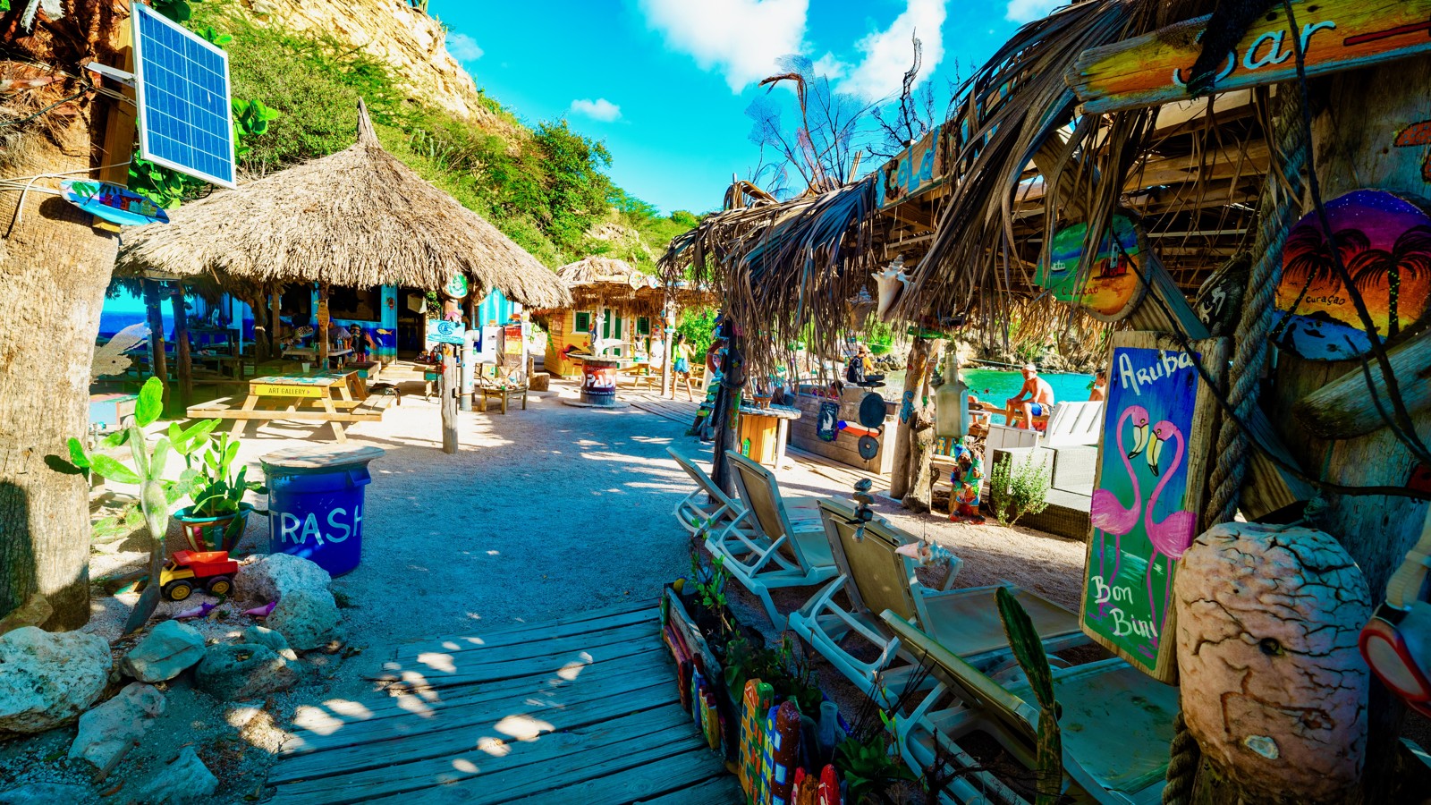 Tugboat Beach Bar - Image 5