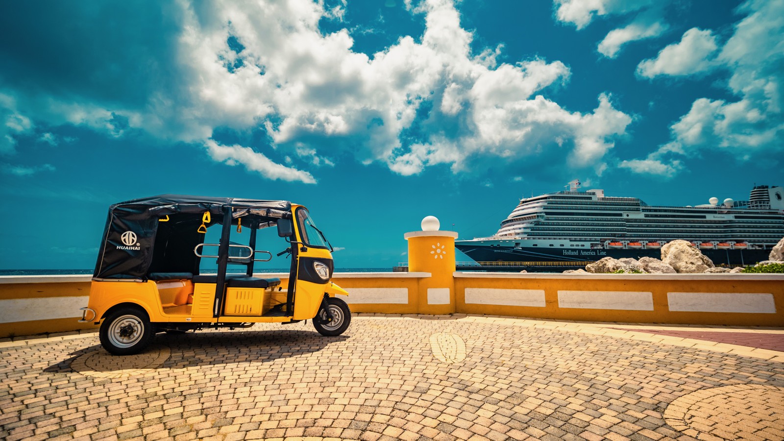 Dushi TukTuk Rental - Image 1