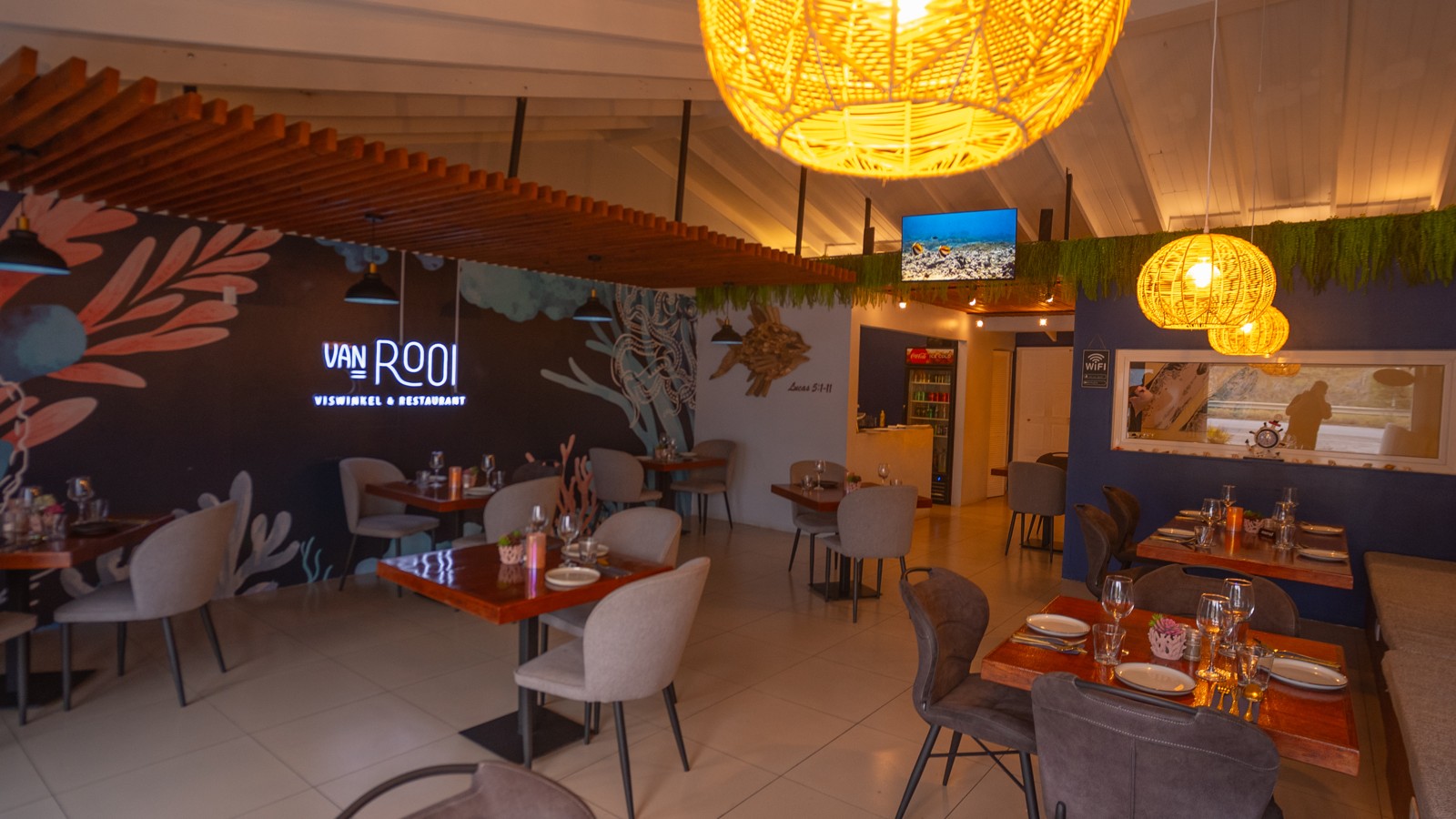 Van Rooi Viswinkel & Restaurant - Image 2