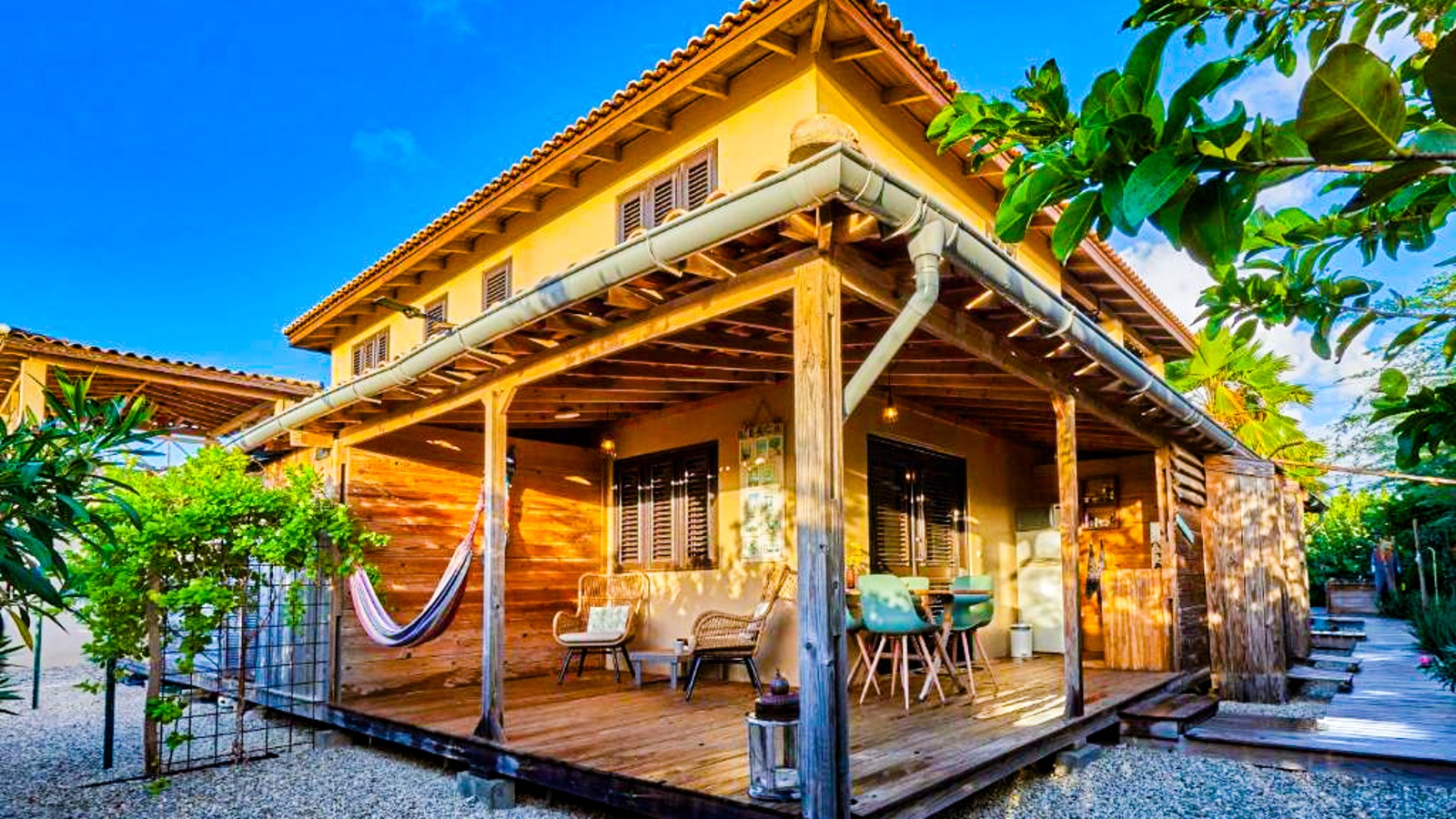 Villa Carina Apartments - Image 1