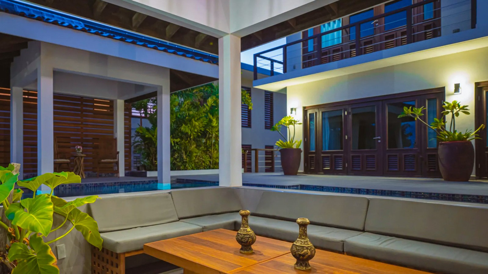 Vista Royal T17, Jan Thiel - Image 4