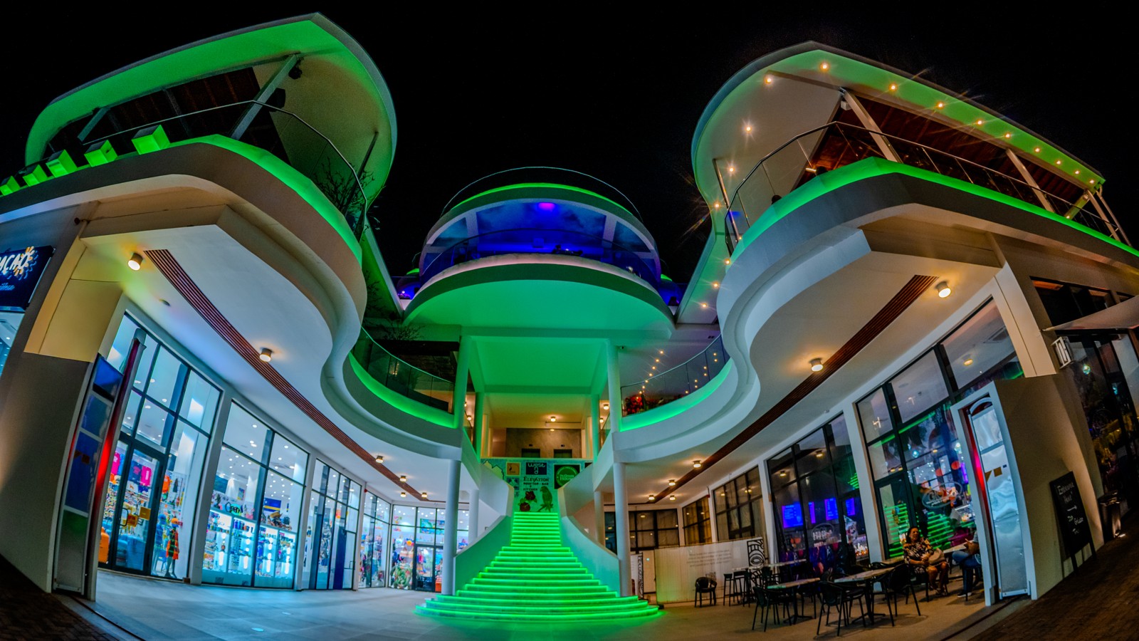 Elevation Harbour Rooftop Bar & Cuisine - Image 1