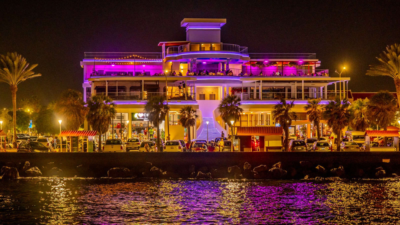 Elevation Harbour Rooftop Bar & Cuisine - Image 5