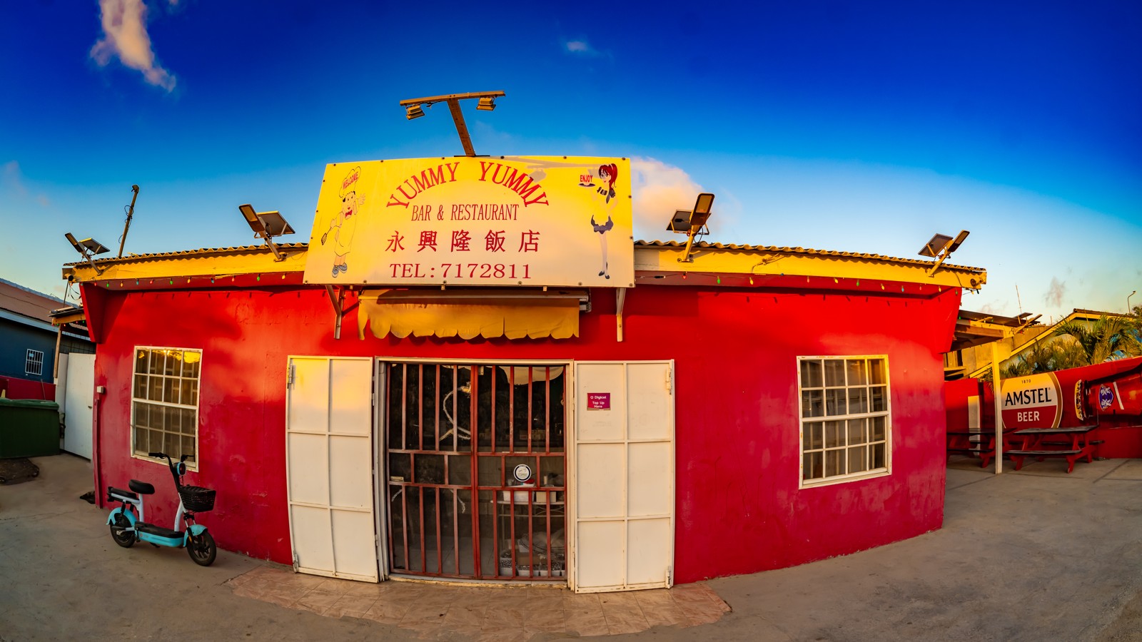 Yumy Yumy Bar & Restaurant - Image 2