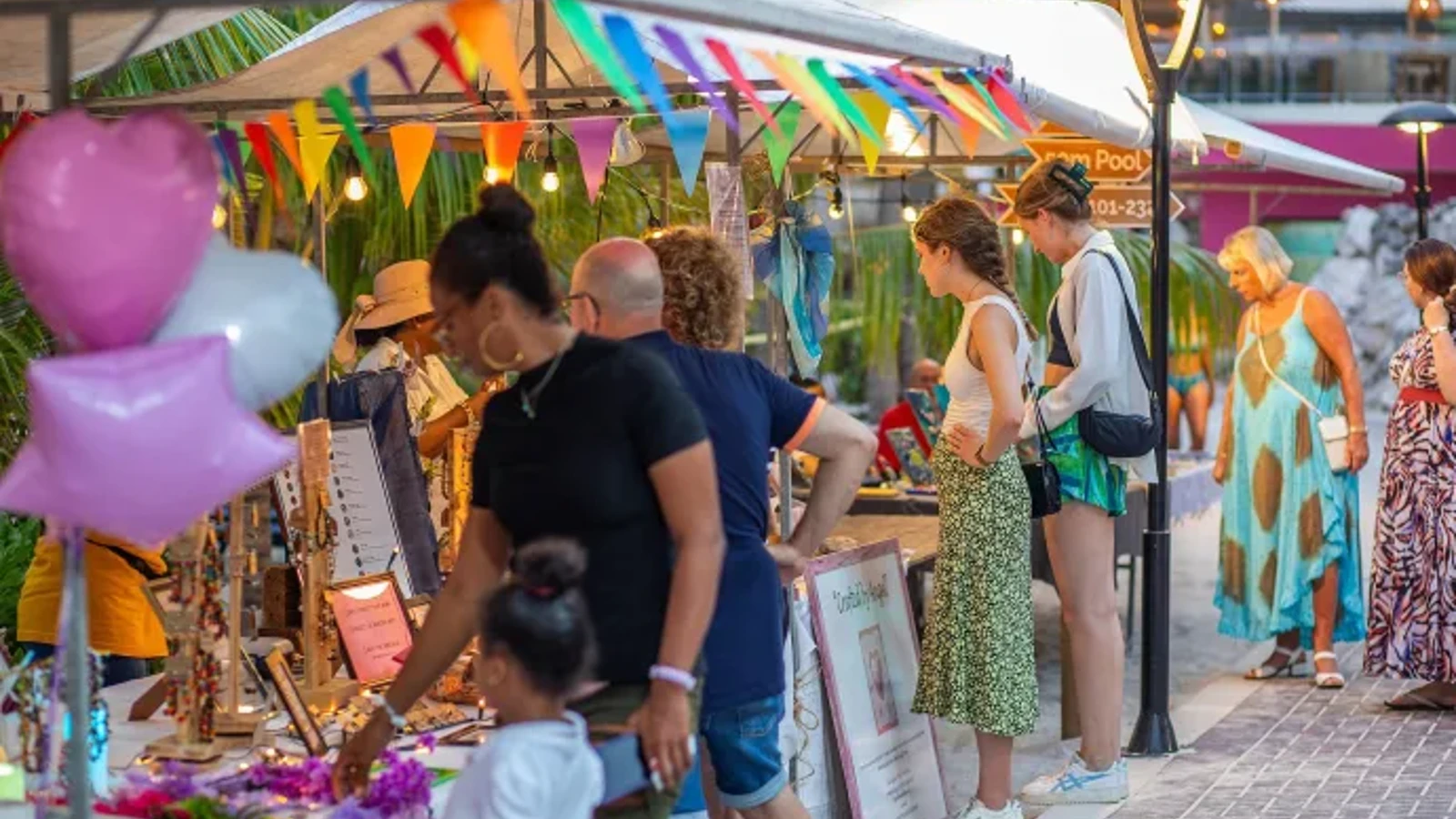 Lions Dive Local Beach Market - Image 1