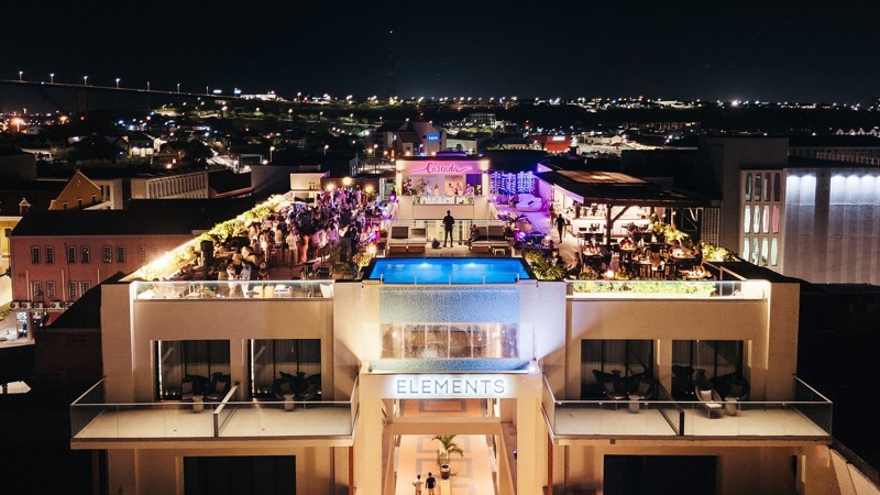 Cascada Rooftop Bar + Kitchen