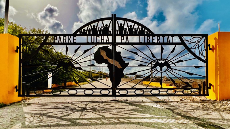 Gate to Parke Lucha Pa Libertat