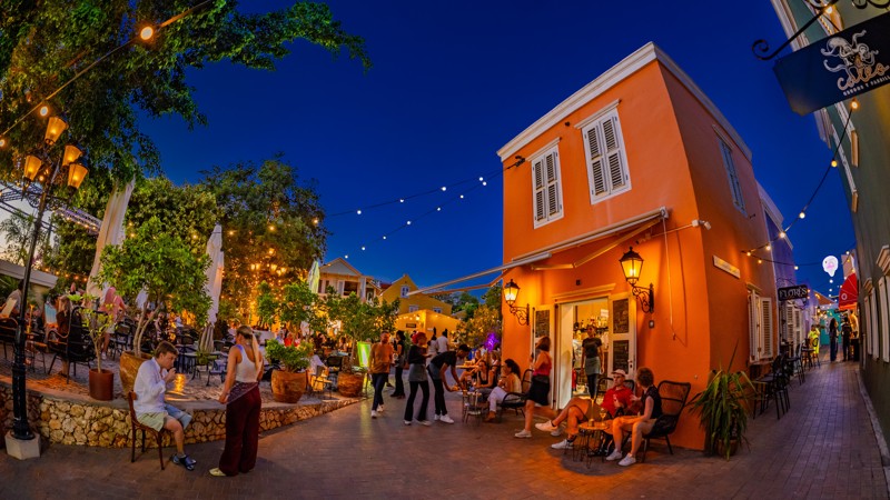 Restaurants & Bars image