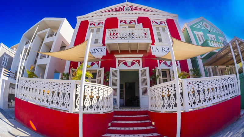 La Reina Coffee, Food & Lifestyle