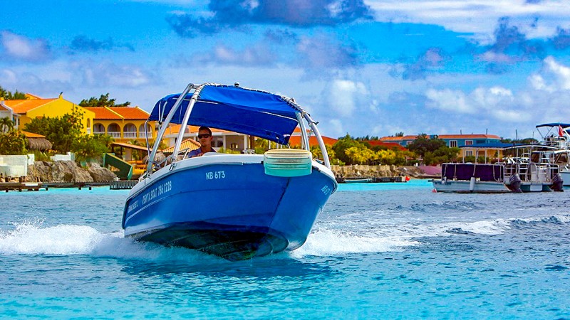 Le Grand Bleu Boat Rentals