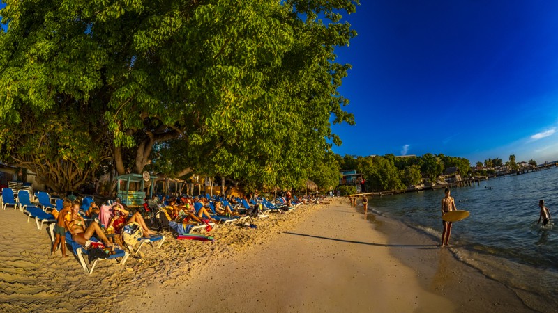 Pirate Bay Beach Club & Restaurant